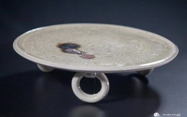 文物|我在安阳拍文物丨隋代相州窑白瓷划花环足盘