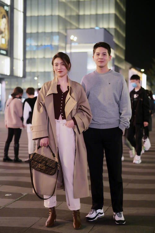 紧身裤拖地裤不如直筒裤,时髦百搭还显瘦,重点是不挑腿型!