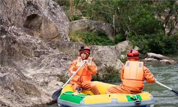 漂流 《恰好是少年》爆款综艺取景地！不到红峡谷不算玩儿漂流！