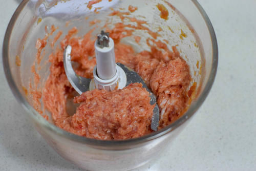 猪肉和豆腐的神仙搭配，不需要很多调味料，简单一煮超鲜美