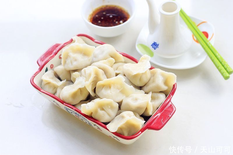 原汁原味|看新疆人冬至吃什么馅饺子?比韭菜开胃,比芹菜汁多,太滋补