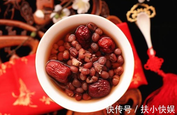 红豆红枣汤|80岁奶奶1个自用方,3味食材,补脾补血,脸色红润不涂胭脂也很美