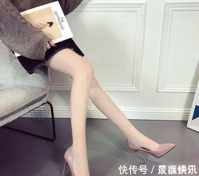 超纤皮 尖头高跟鞋,凸显出女生妖娆柔媚的性感魅力