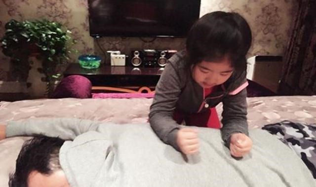 父母|双子户20年后还潇洒吗?三大难题等着你,够父母喝一壶了