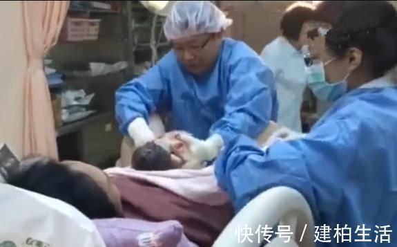 宝妈|顺产有多难?产妇现场直播分娩过程,网友:隔着屏幕都感觉到疼!