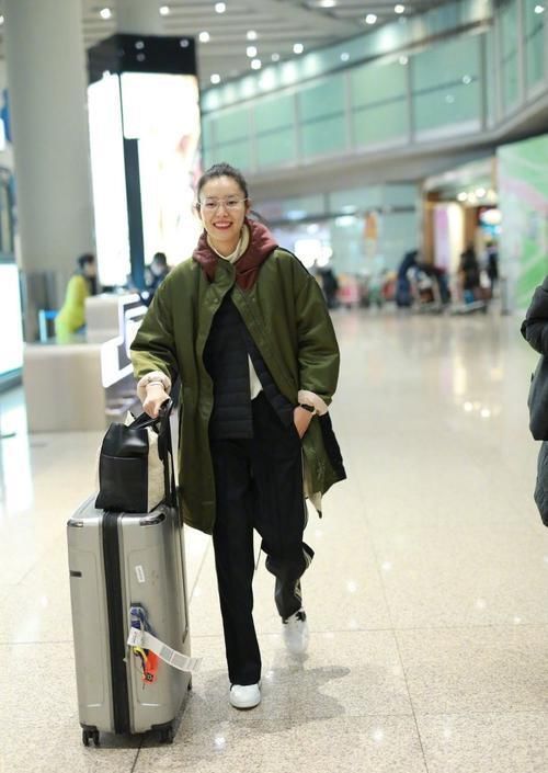 显气质|刘雯是要把“外套”穿火了,时髦保暖又减龄的穿搭,尽显高级感