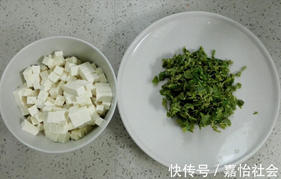 开胃菜|香椿拌豆腐,开胃解馋,味道鲜美