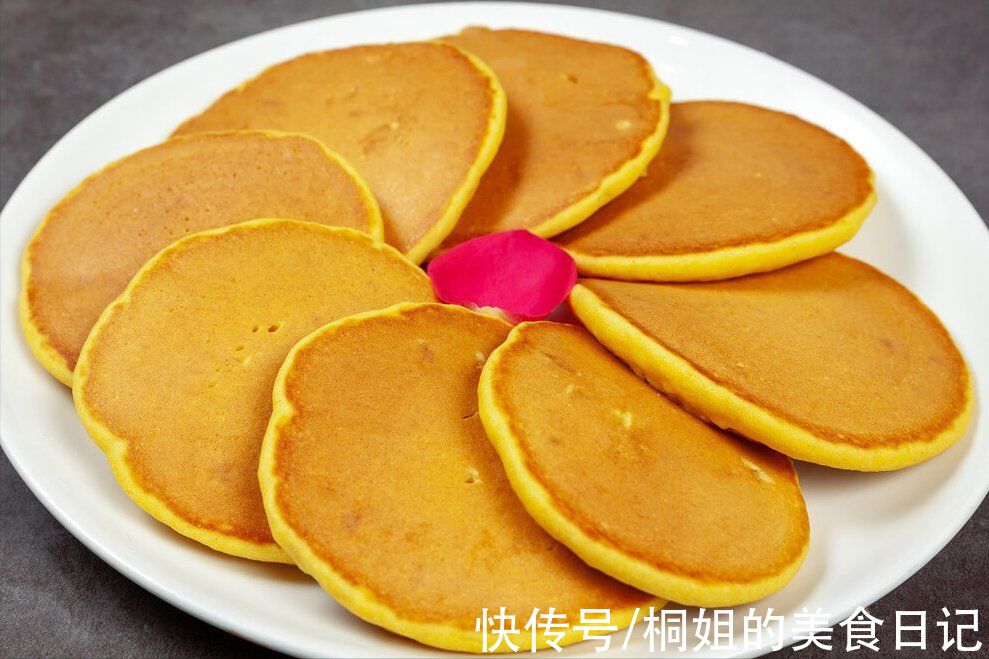 保鲜膜|秋天多吃粗粮好处多，玉米面这样做，香甜松软，比馒头还好吃