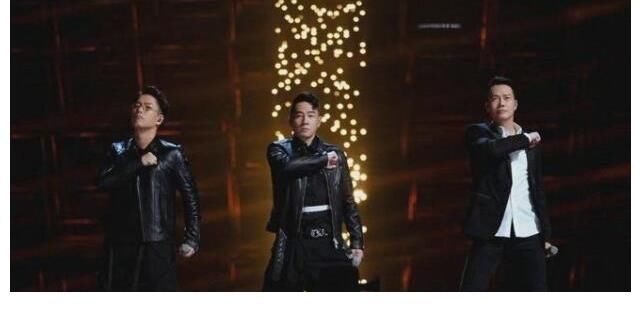 电话|《披荆斩棘》刚开播, 陈小春曝经常被谭咏麟电话吵醒, 原因笑翻全场