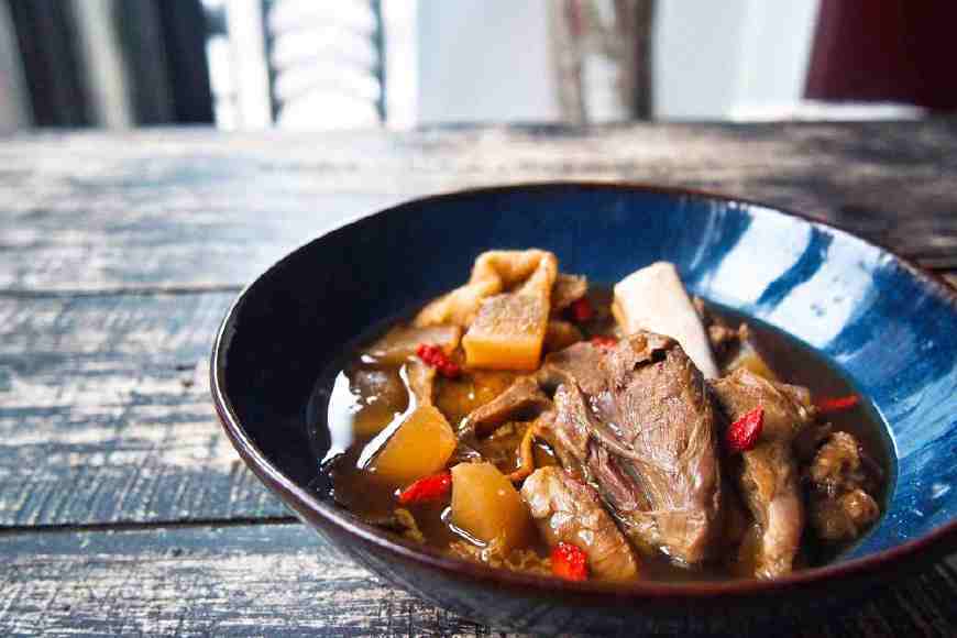 炖羊肉，可别只用水！加点它比原来滋补3倍，羊肉不膻更香嫩