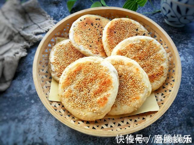 想吃|想吃烧饼不用买，没有烤箱也能做，煎一煎凉了也不发硬