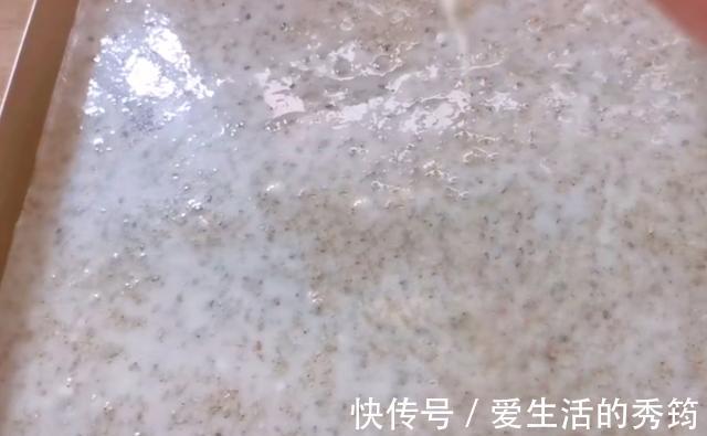 芝麻|比锅巴还酥脆的饼干，1勺面粉搅上2个鸡蛋，咬一口嘎嘣脆，太香了