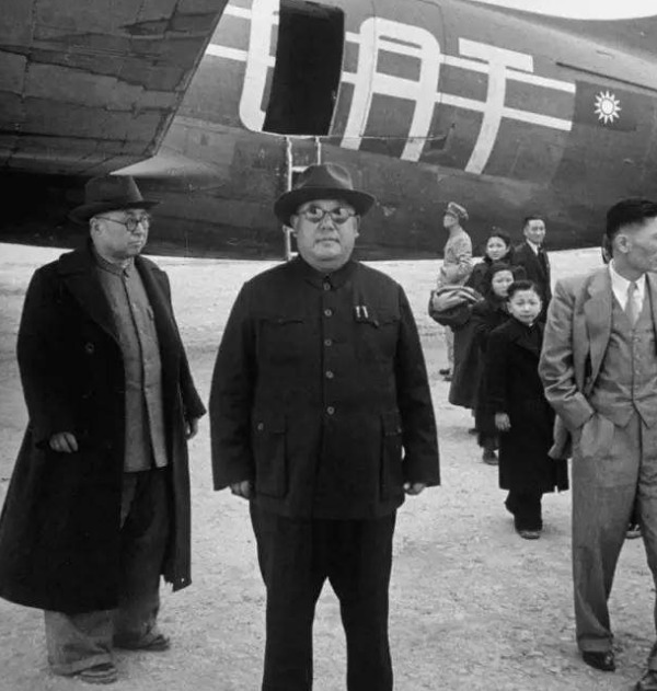 大陆|他带7.5吨黄金离开大陆,却无法安度晚年,最大心愿:想要回家去