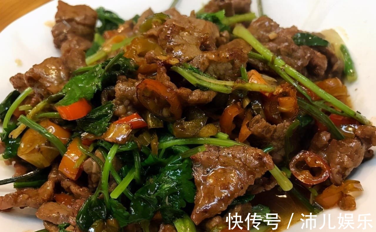 猪肝一炒就变老?因为你只会傻腌制!多加1步,吃起来又香又嫩