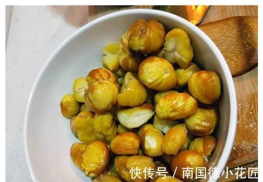 秋季吃板栗，和它一起吃，红亮软糯，拌米饭最好吃，老妈差点吃撑