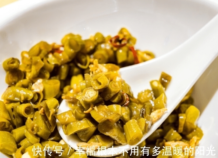 男子|45岁男子,体重骤降,胃癌离世,不碰烟酒,却拿一种东西当饭吃