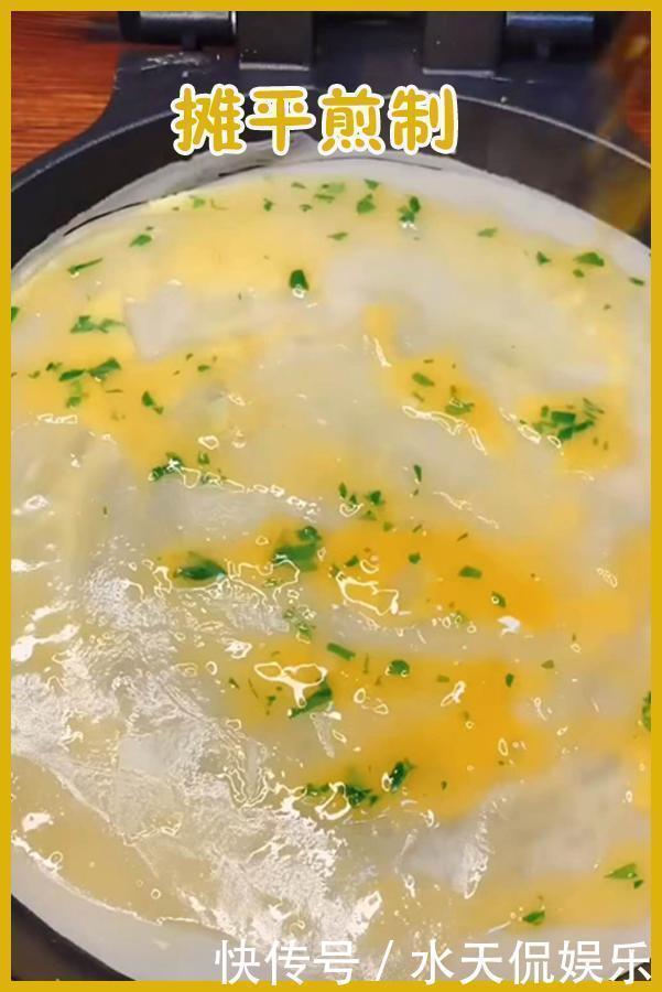 葱花鸡蛋饼|早餐鸡蛋饼的做法不止一种,这次更好吃,孩子吃完高兴去上学