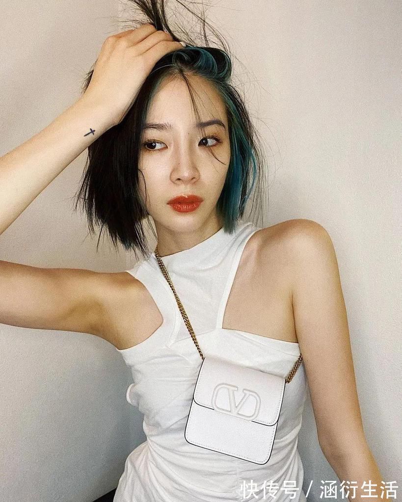 染发 “爆顶染”赵小棠一夜吸赞十几万!丑哭亿万网友的秃头发型,怎么就火了?