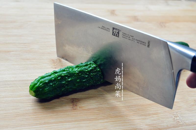 似水蛇腰|2种方法切蓑衣黄瓜,柔软似水蛇腰,怎么扭都不会断,清脆入味快