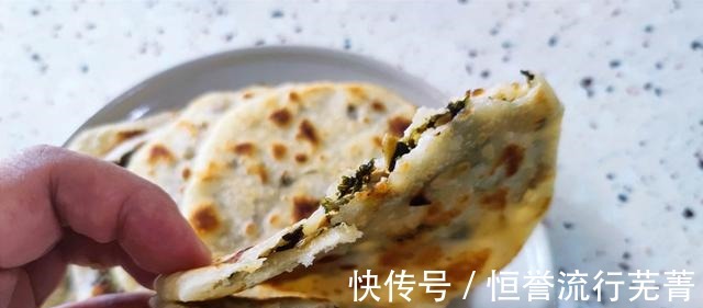 油酥|不用发酵，不用油酥，简单易做的咸菜饼，比街边卖的好吃多了！