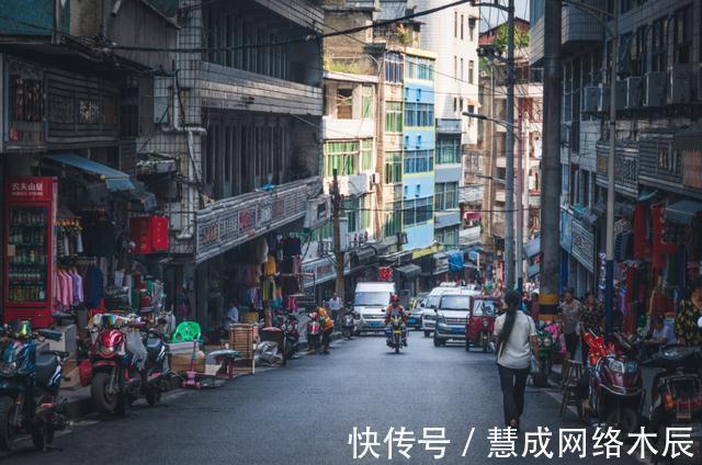 张女士|年轻人的尽头,是回老家买房吗