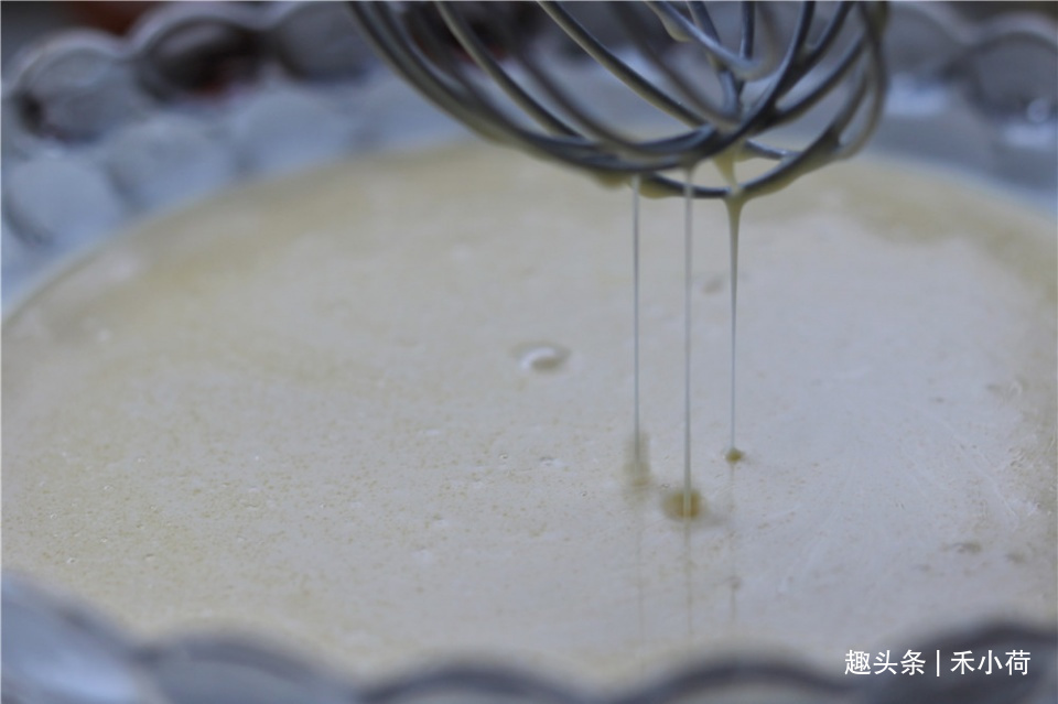 婆婆买一箱芒果吃不完,做成蛋糕香甜细腻,女儿一口气吃3块