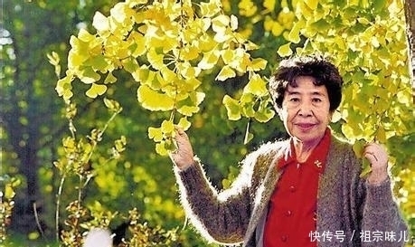 六旬老妇隐居深山,真实身份曝光后,高层领导亲自接她回京