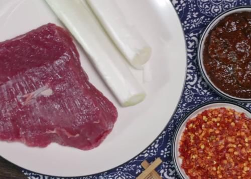  想吃香辣牛肉酱不用买，在家教你轻松做，烹饪简单，美味又解馋