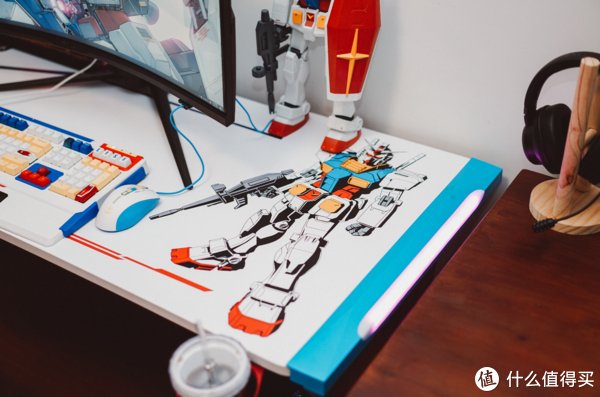 礼物|超彰显“钞能力”的礼物——傲风联名高达电竞桌上手体验