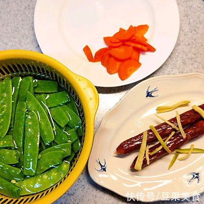 年夜饭|年夜饭快手小炒～荷兰豆炒腊肠