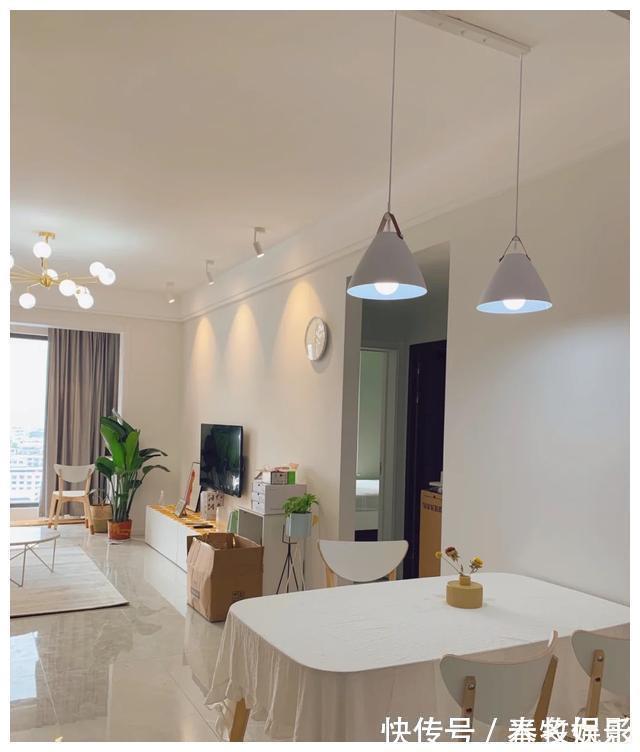 背景墙|她家80平米,还没入住就吸引了一帮邻居参观,简洁大方,太舒服了