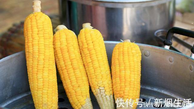 玉米皮|玉米直接放冰箱就错了,教你一招,放半年都新鲜,吃着像刚买的