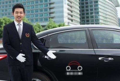 乘客|因没付20元高速费，网约车司机故意低速开车，让乘客误机网友干得漂亮