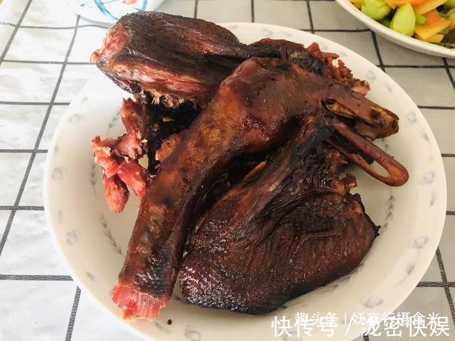 宅在家的第9天,我家晚餐这样吃,一家三口4个菜,有荤有素很好吃