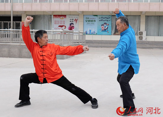 国家体育委员会|非遗里的春节｜广宗梅花拳：一招一式练出精神 一老一少薪火传承