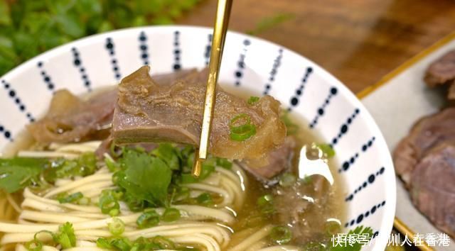  Vivian 的私房牛肉汤，备料超简单，用电锅就能搞定!