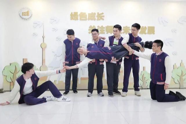 创意|恰同学少年！沪16区幼儿园、中小学创意毕业照来了