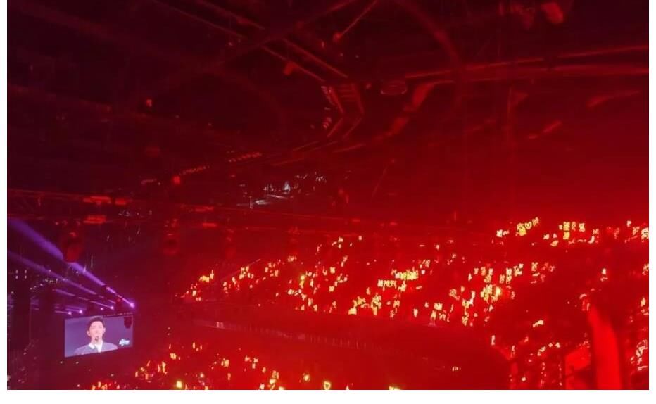 星光大賞合影，肖戰(zhàn)王一博再度同框同臺，紅海引爆全場！