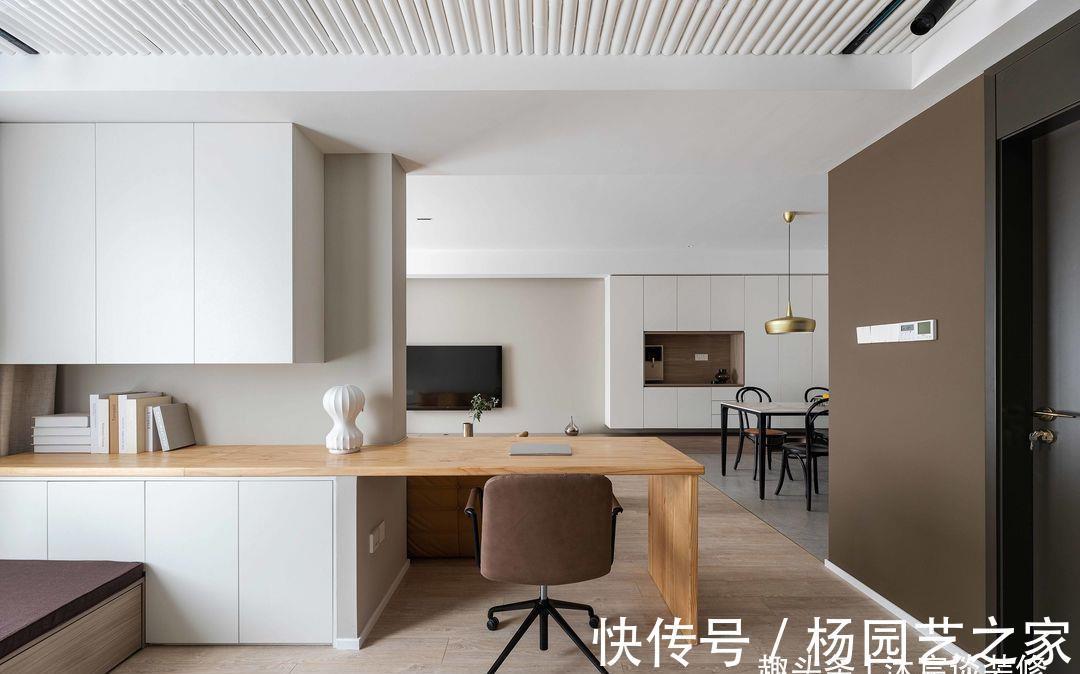 书桌|他大胆拆掉家里5面墙，全屋简洁大方还很实用，干净清爽太宜居了