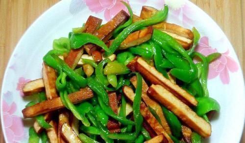 维生素c|这道菜满满的胶原蛋白,3块钱能做一大盘,女人常吃皮肤越来越好