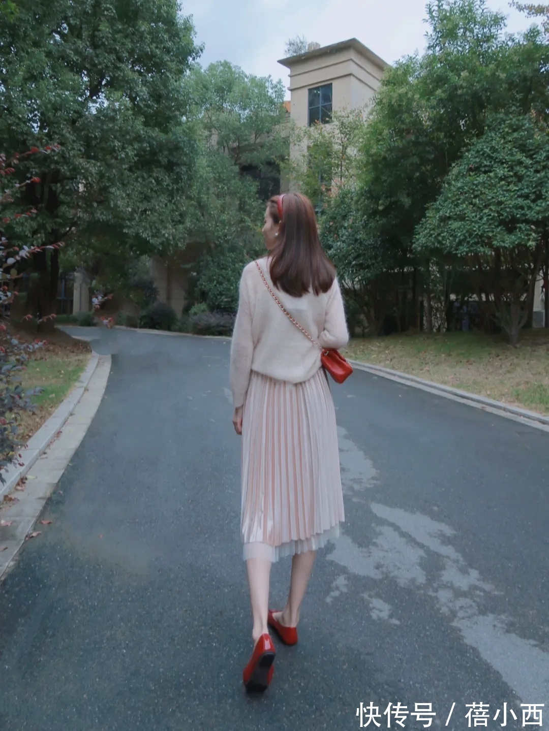 优雅|建议多穿“毛衣”,搭配牛仔裤高级时髦,搭配半身裙优雅到骨子里