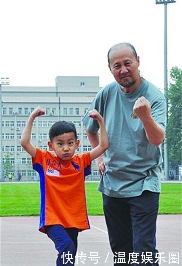  酒楼|歌手腾格尔“喝垮了”酒楼、“喝走了”妻子、“喝完了”钱财