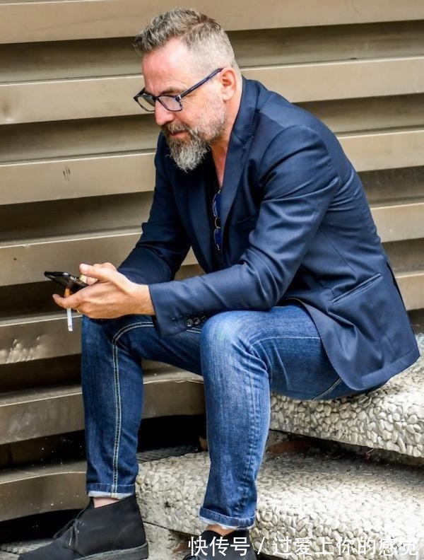 皮鞋 男生穿西装，除了搭配皮鞋，居然还能搭配这双靴子，真酷！