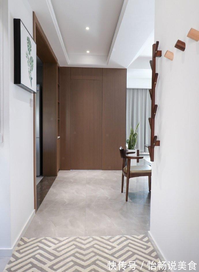 墙面|100平米两居室,全屋简洁大方又通透,沙发墙这样装,实在漂亮