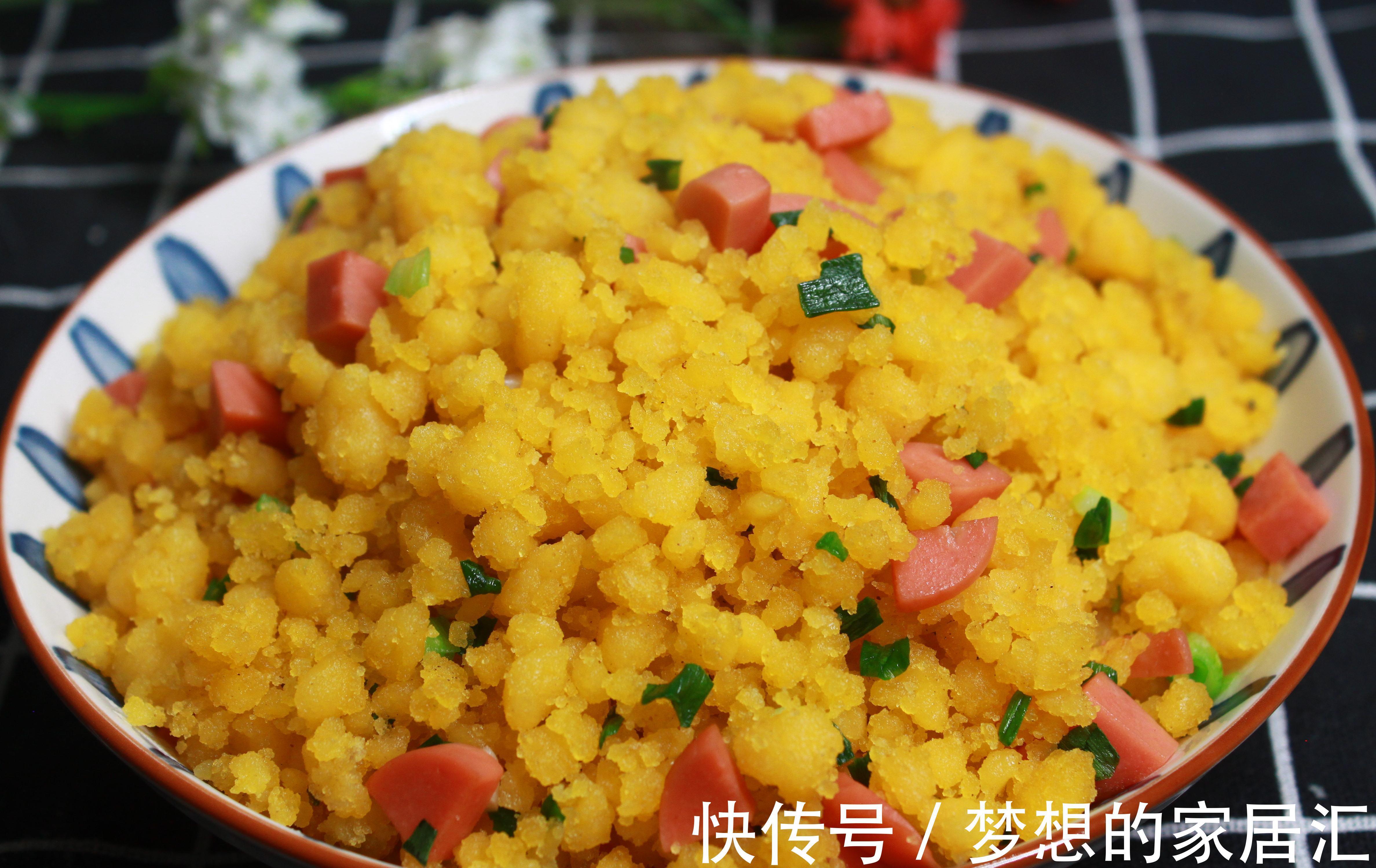 陕西中年夫妻的简约午餐,一盘玉米面走红朋友圈,勾起了儿时回忆