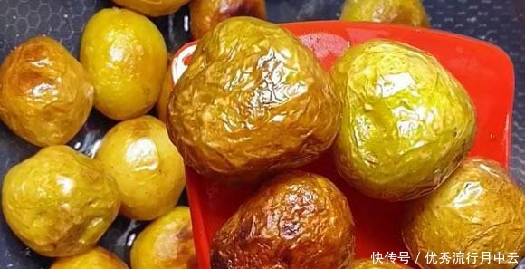 黄豆酱|夏季，这三样食材真搭，不炒不凉拌，放锅中加水一炖，太下饭了！