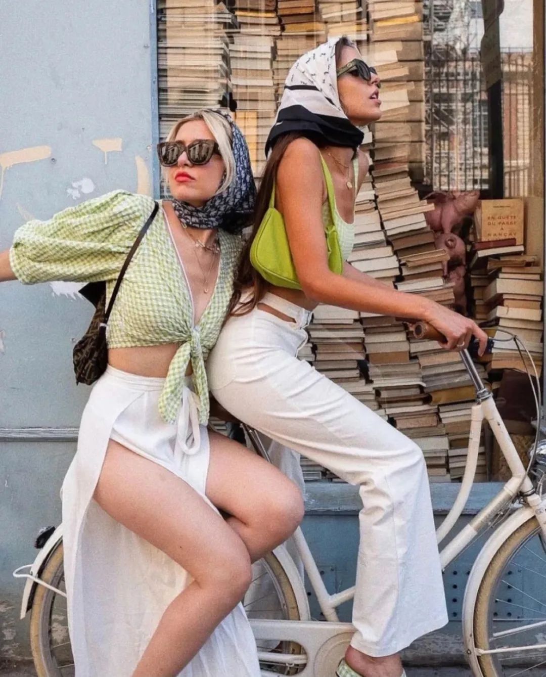 法式|法式上衣+高腰下装，今年夏天必火的组合