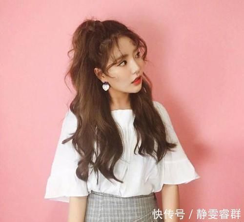 别再扎“大妈式马尾”了，试试今年最火的懒人半扎发，谁扎谁就美