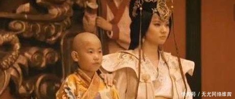 夺取|13岁皇帝看上表嫂,为了娶她杀她全家,后被其夺取政权