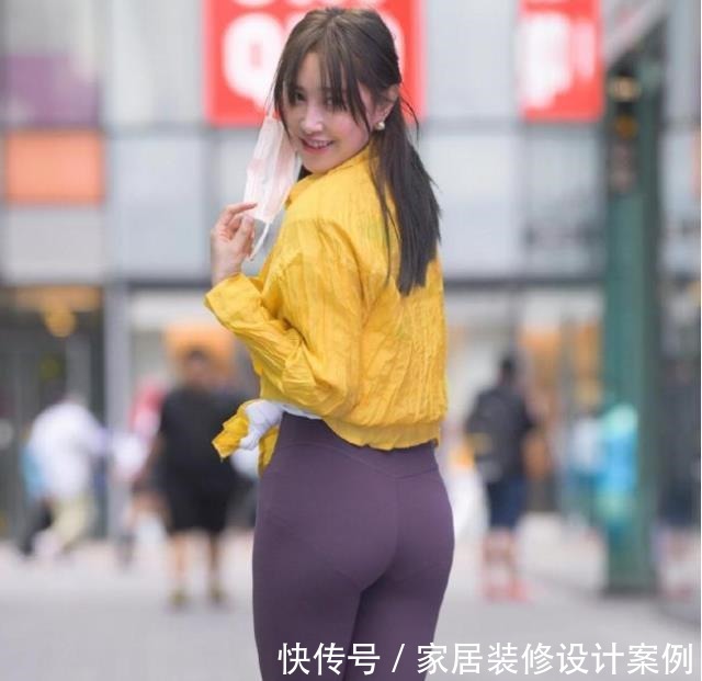 小姐姐 紧身的打底裤只有自信的小姐姐才敢穿，时尚休闲又百搭，风靡街头！